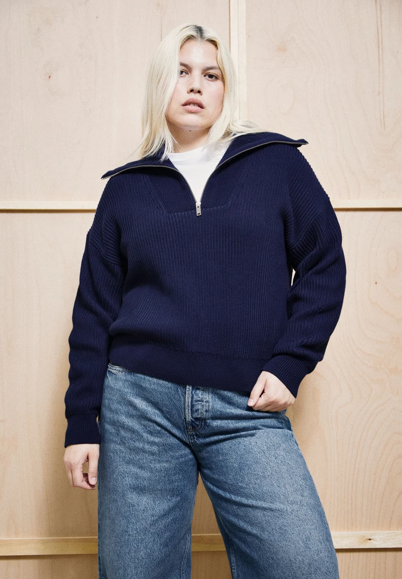 VANISÉ RIPPSTRICK-TROYER | tinted navy-light tinted navy