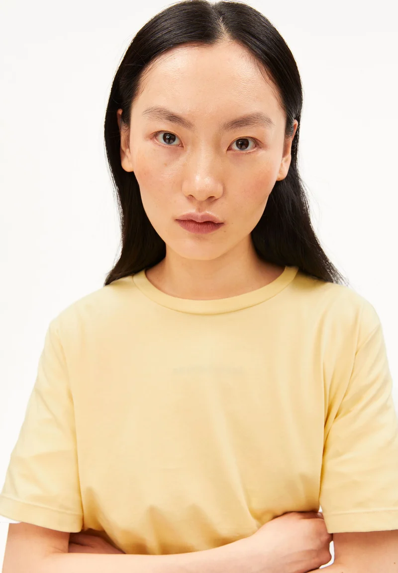 LUALAA T-SHIRT | golden hay