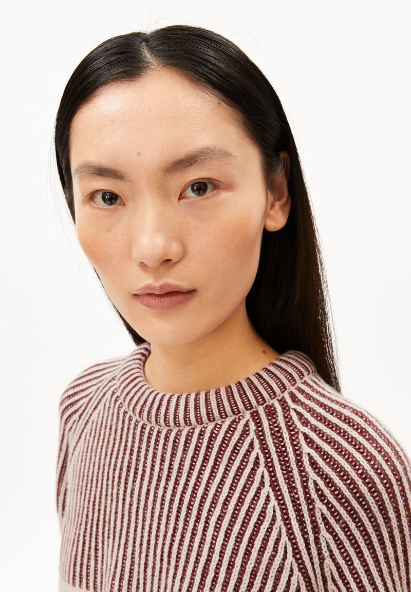 RIPP-STRICKPULLOVER MIT MUSTER | velvet red-oatmilk-honey melange