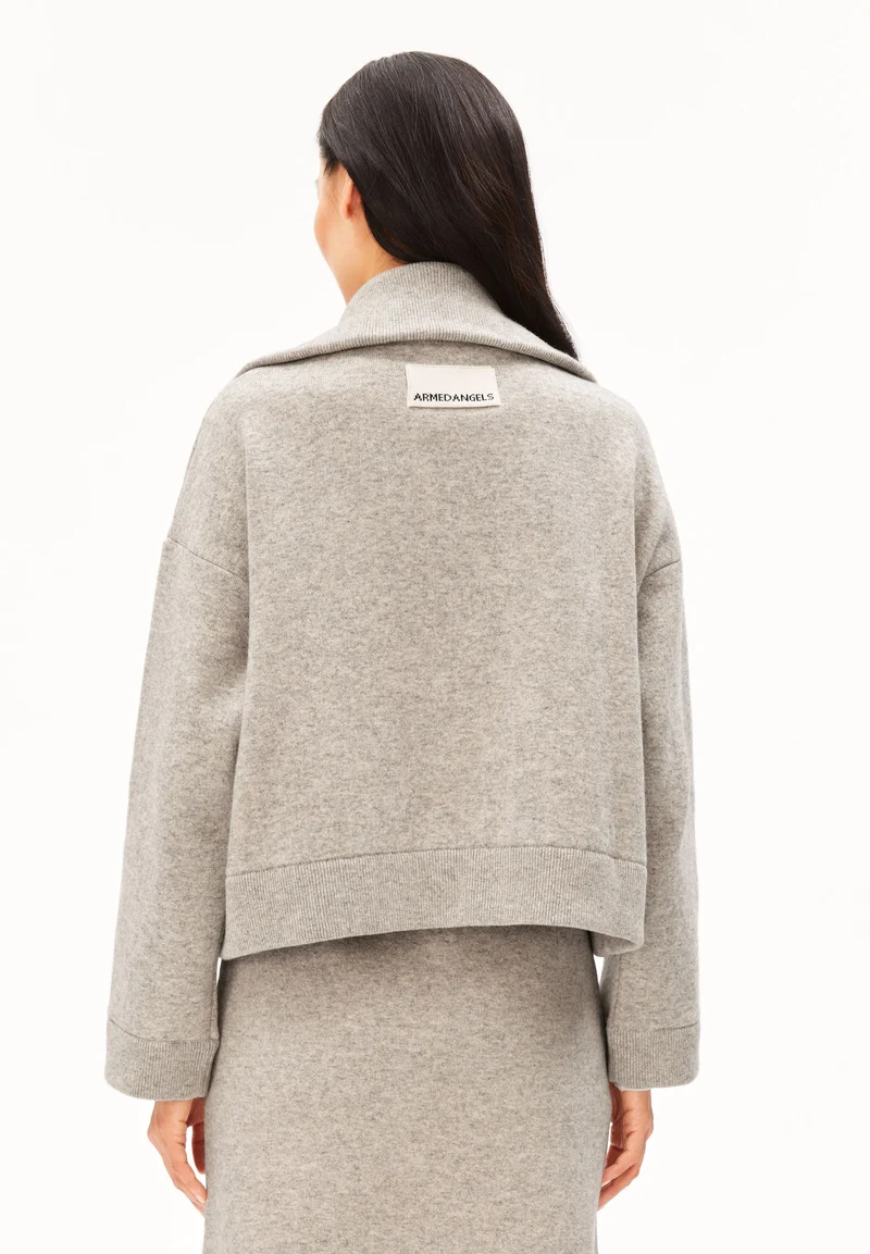 BAUMWOLL-WOLL STRICKJACKE | dark honey melange