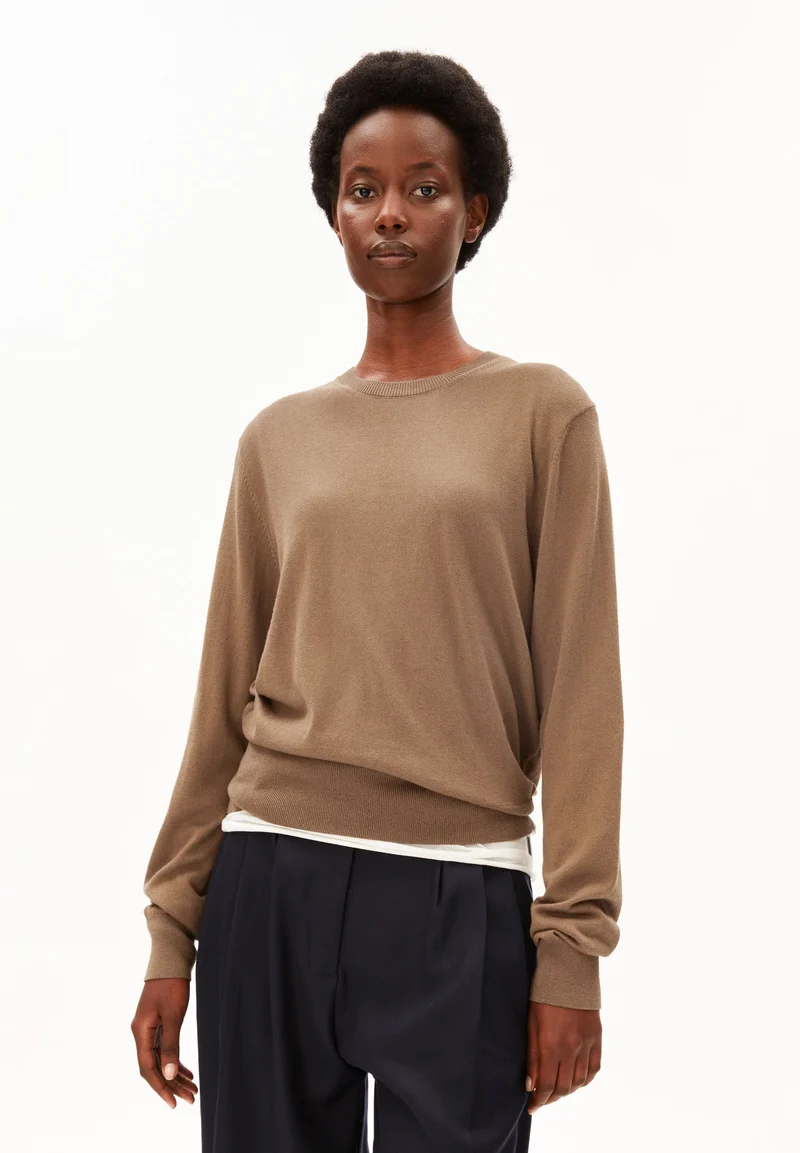 FINE KNIT SWEATER