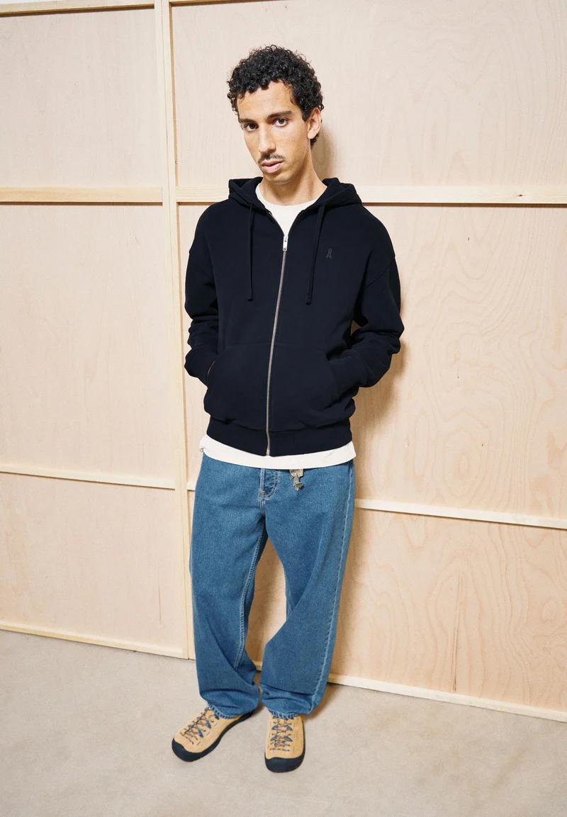 SAROMIAAN SWEATJACKE | black