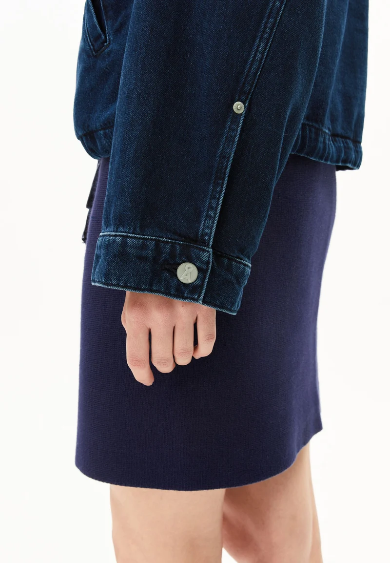 JEANSJACKE MIT KAPUZE | fluid ink