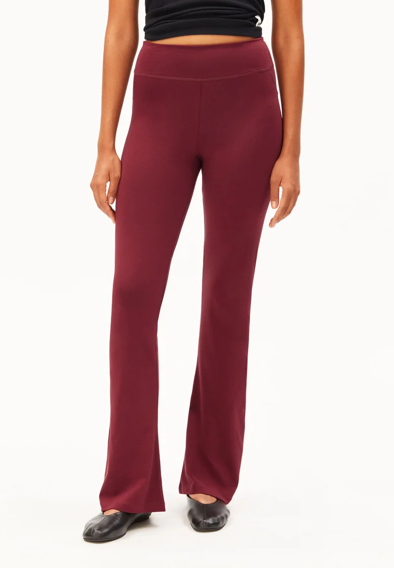 REHMAA LEGGINGS | velvet red