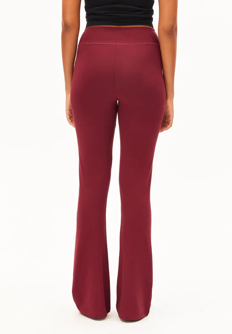 REHMAA LEGGINGS | velvet red