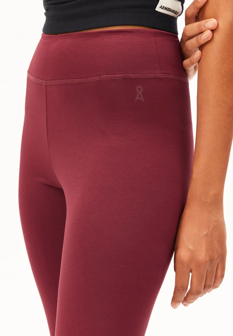 REHMAA LEGGINGS | velvet red