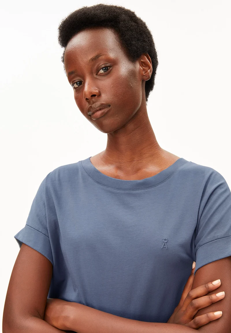 IDAARA T-SHIRT | dusty moon