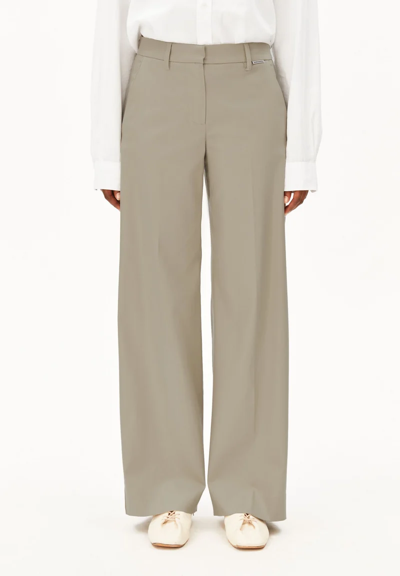 LEANDRAA HOSE | light sage