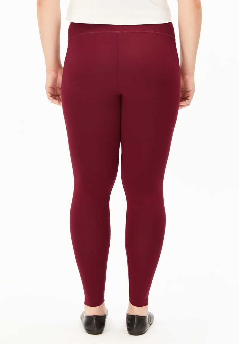 FARIBAA | velvet red