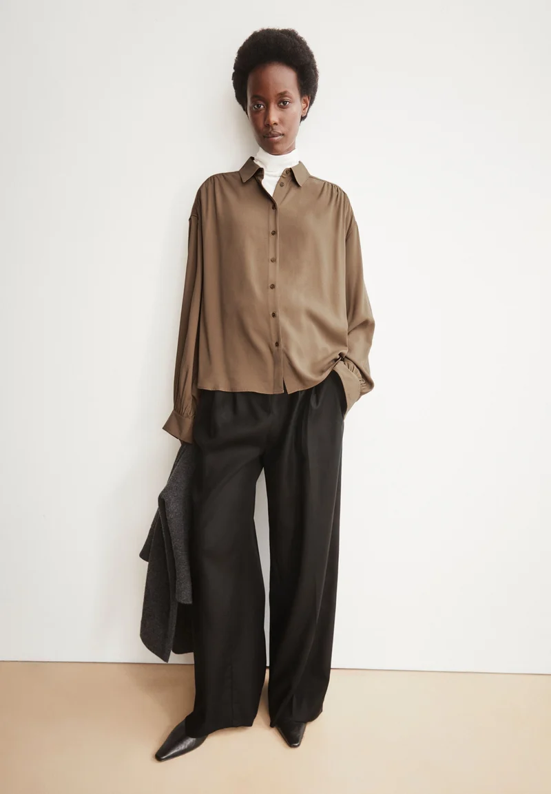 EFINARAA ECOVERO BLUSE | amberwood