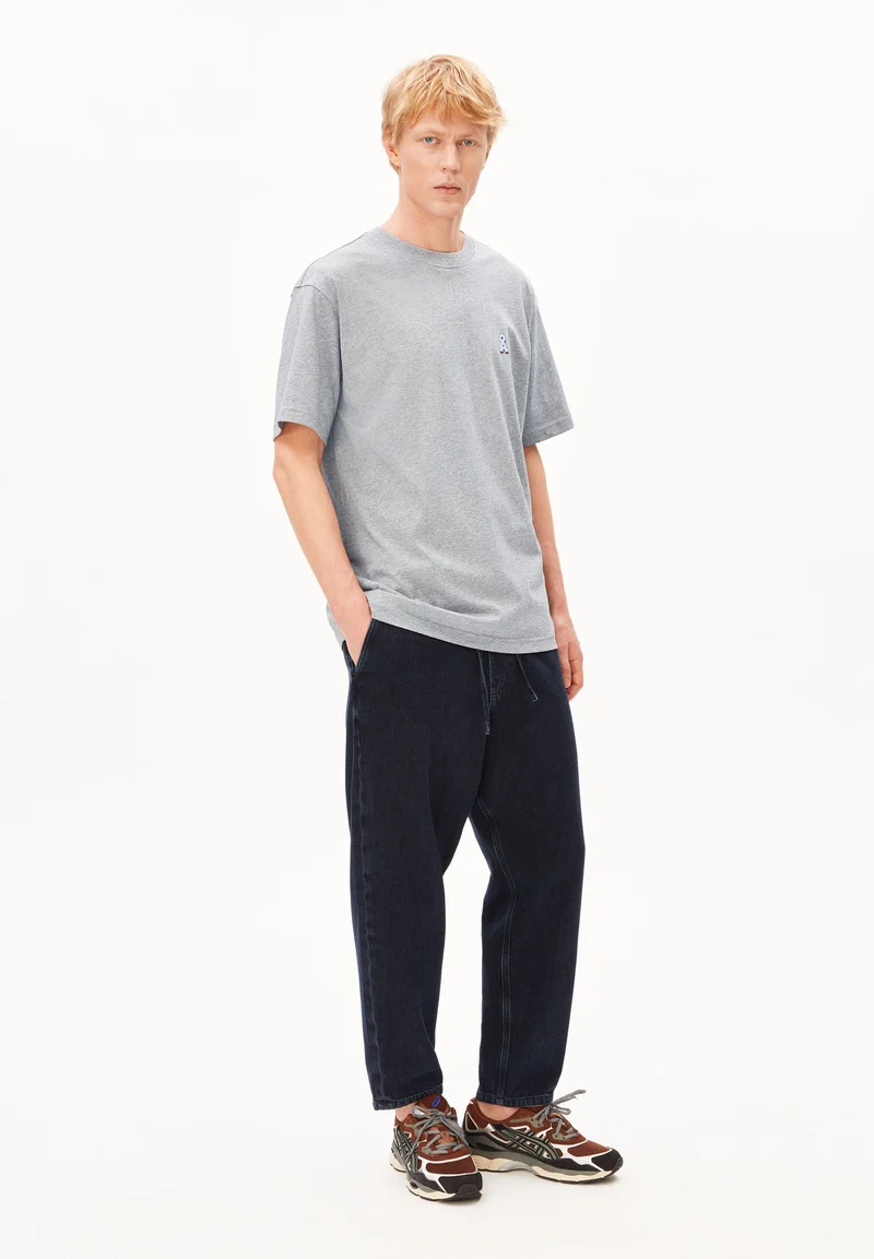 ICONIC Å MAARKOS MELANGE T-SHIRT | silver melange