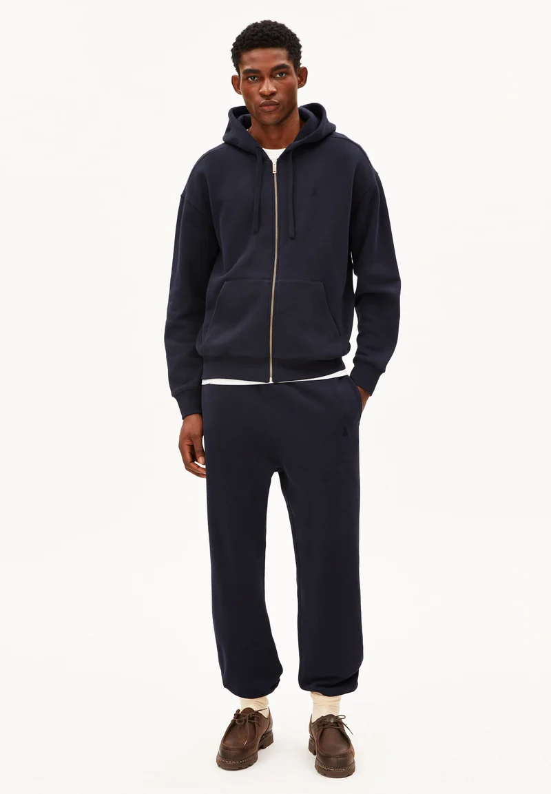 SAROMIAAN SWEATJACKE | night sky