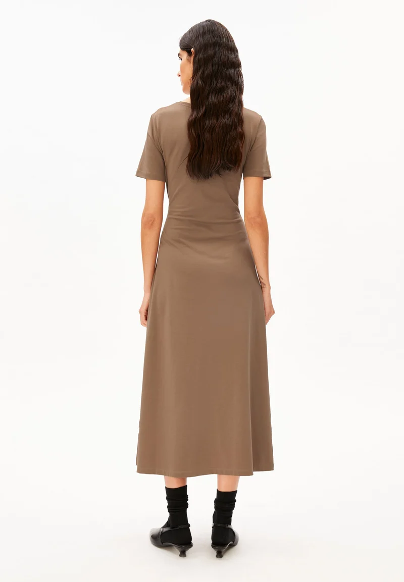 JELTAA JERSEY-KLEID | amberwood