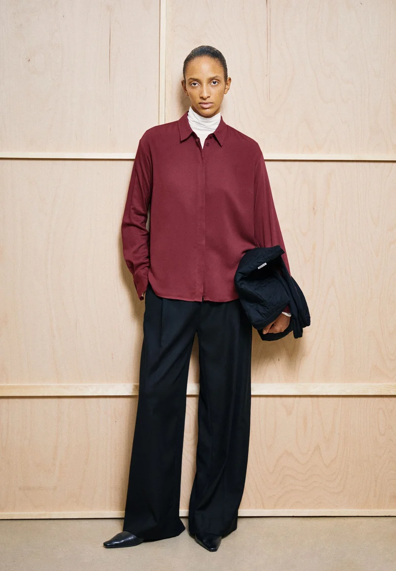 LARISAANA LANGARMBLUSE | velvet red