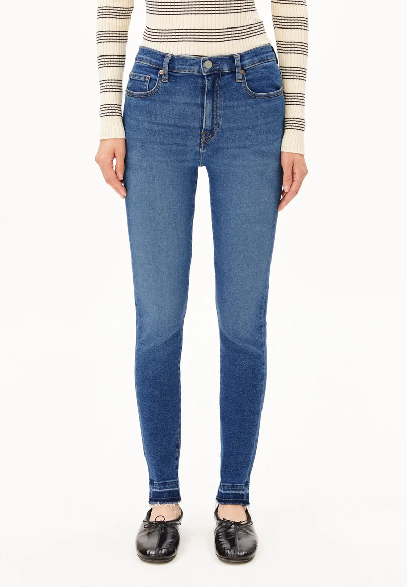 TILLAA MID WAIST SKINNY JEANS | breeze