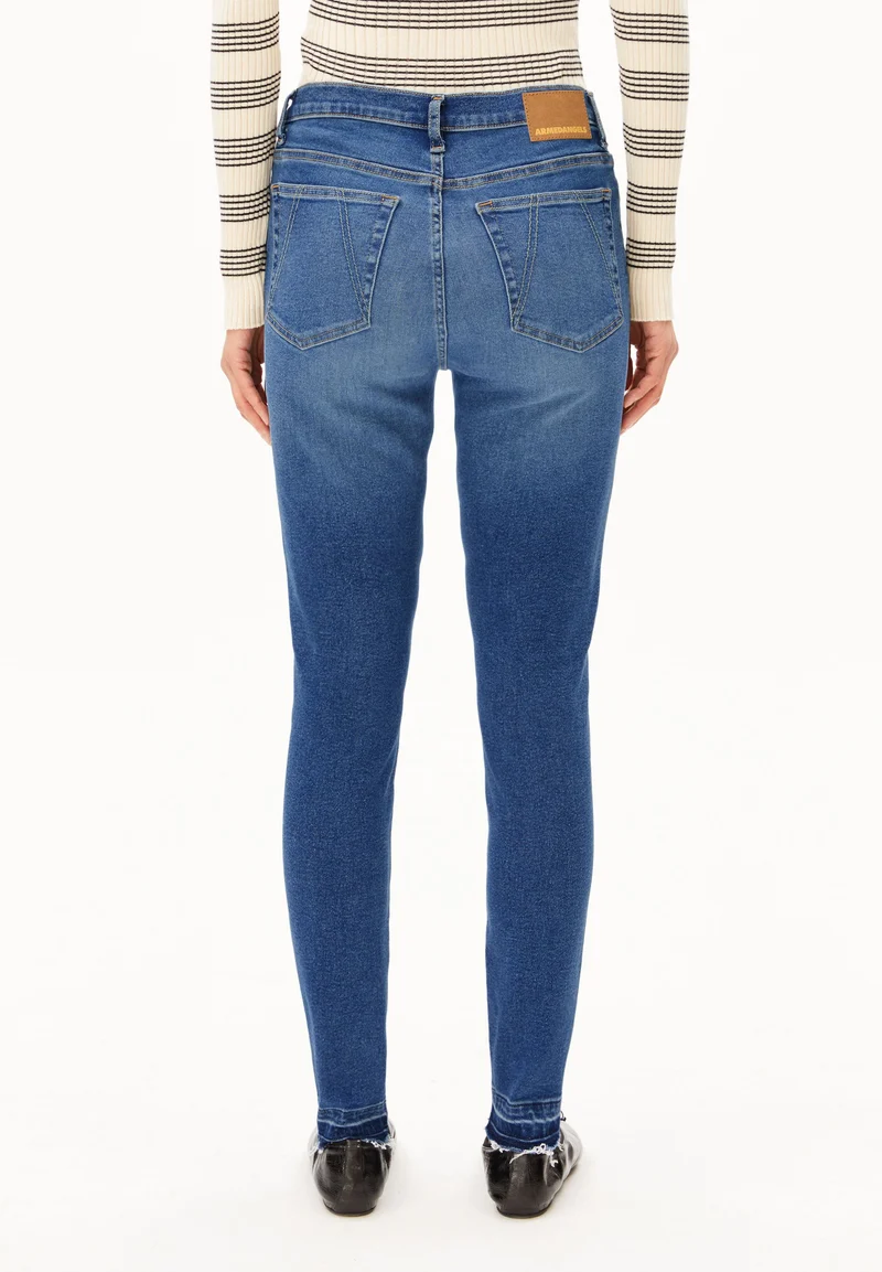 TILLAA MID WAIST SKINNY JEANS | breeze