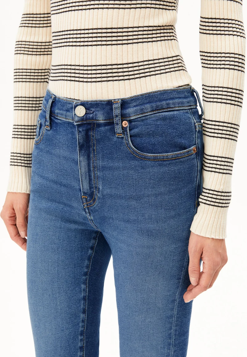 TILLAA MID WAIST SKINNY JEANS | breeze