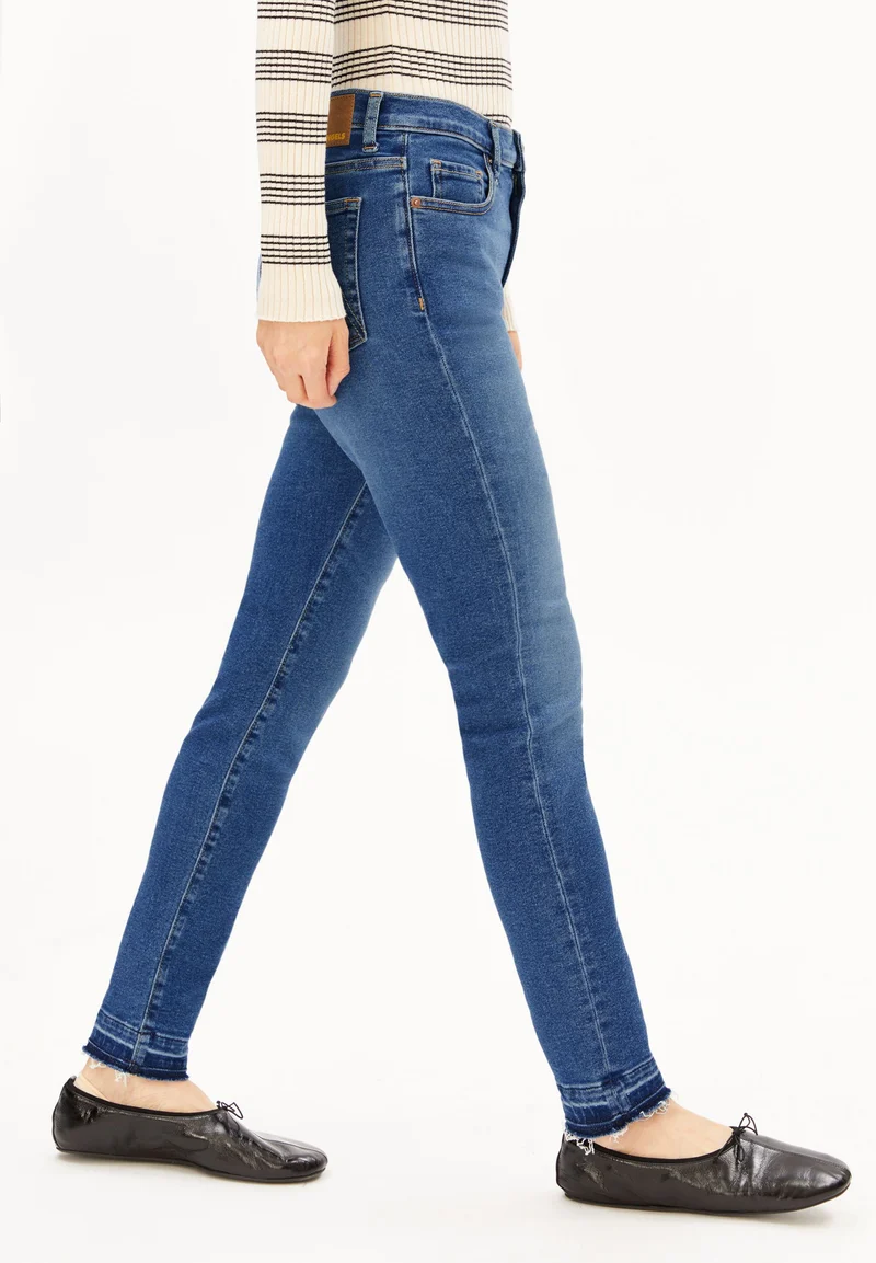 TILLAA MID WAIST SKINNY JEANS | breeze