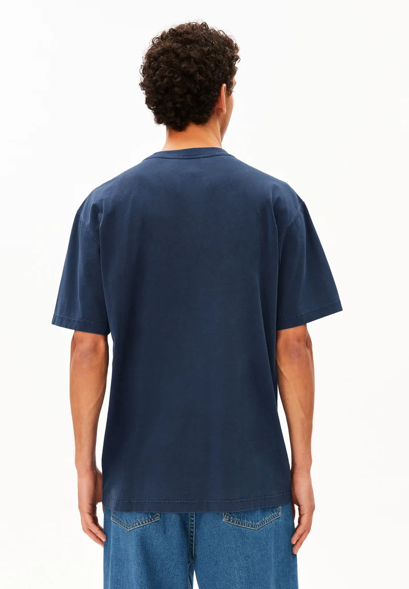 ICONIC Å MAARKOS GMT DYE T-SHIRT | tinted navy washed