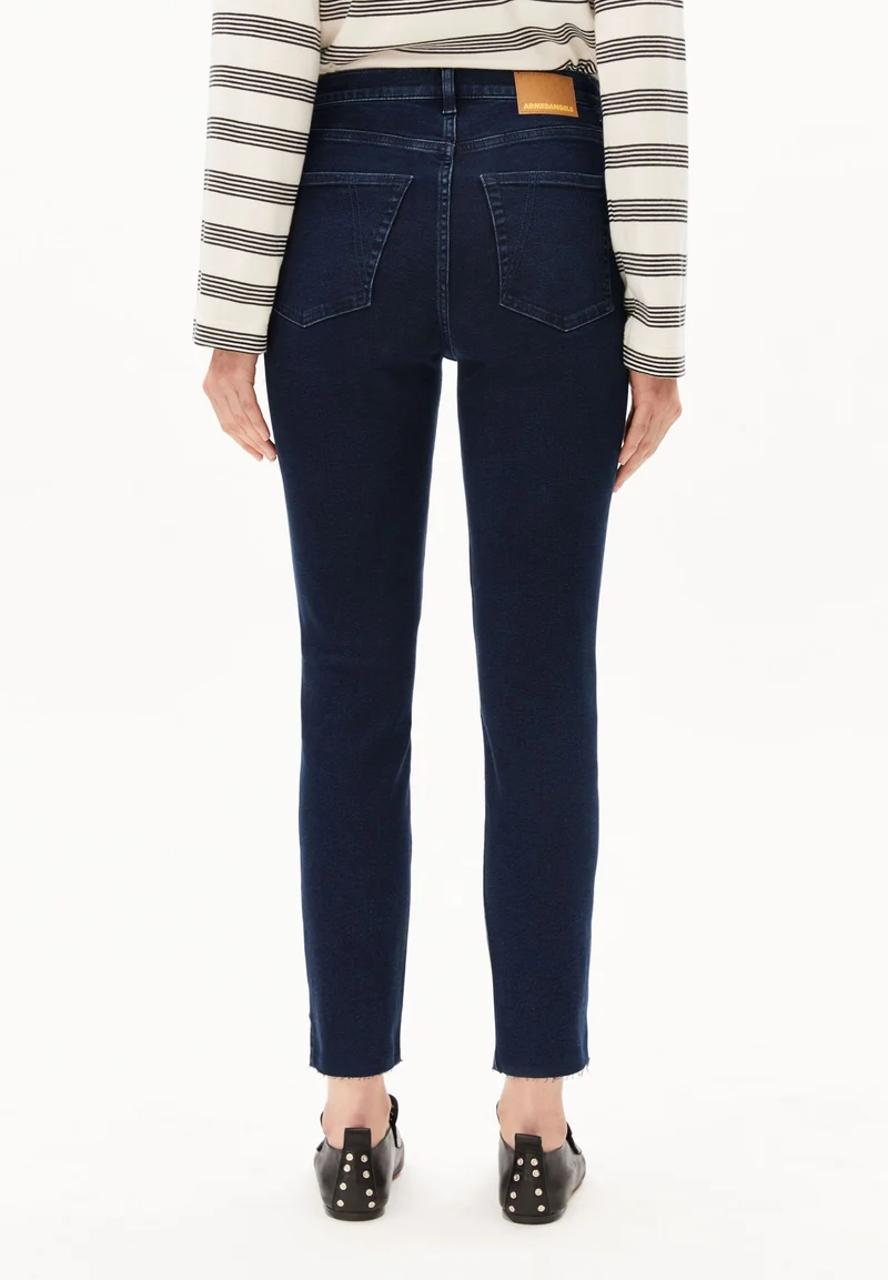 LEJAANI HIGH WAIST SLIM JEANS | gloaming