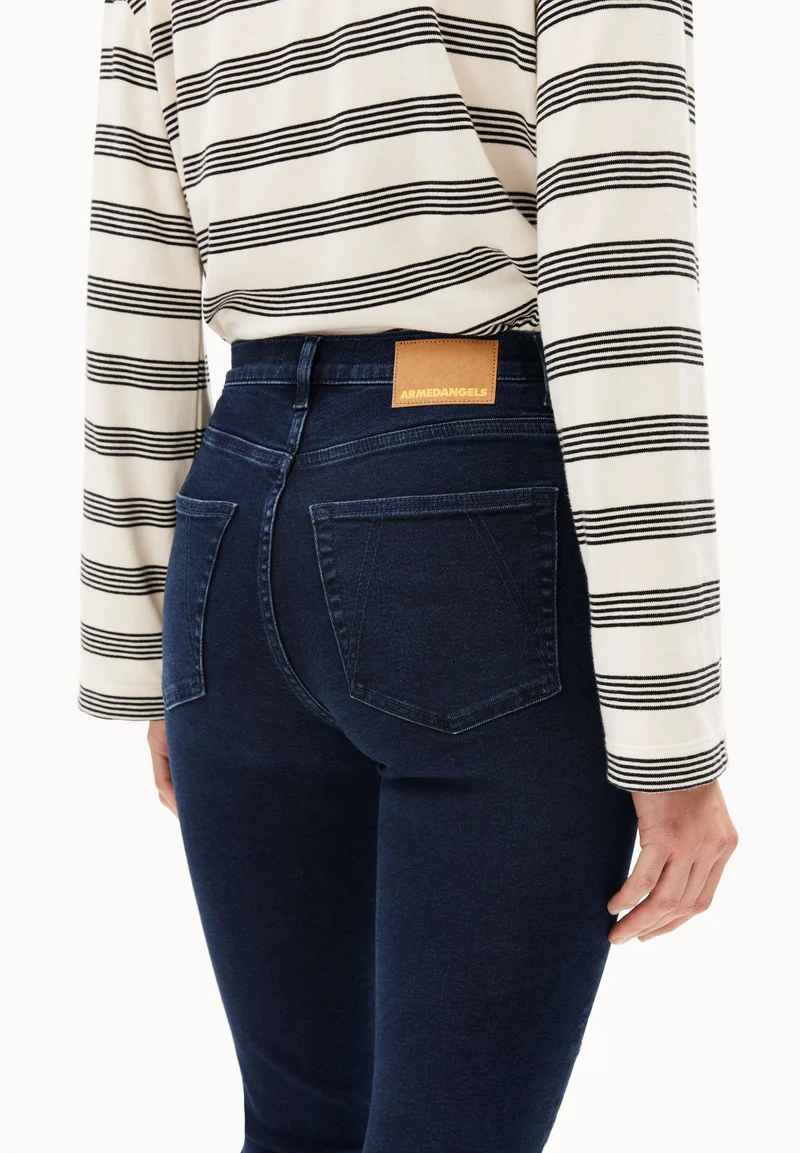 LEJAANI HIGH WAIST SLIM JEANS | gloaming