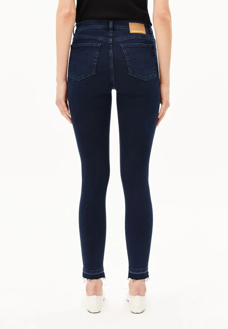 TILLAA MID WAIST SKINNY JEANS | gloaming