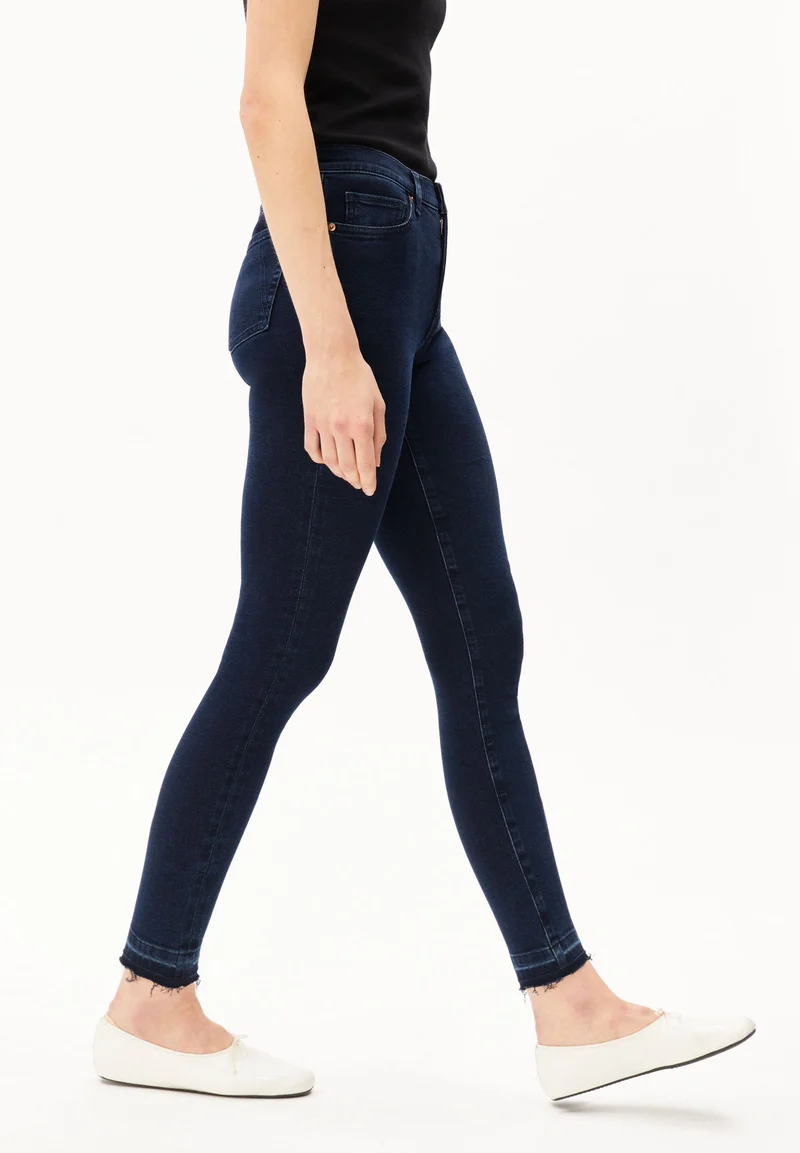 TILLAA MID WAIST SKINNY JEANS | gloaming