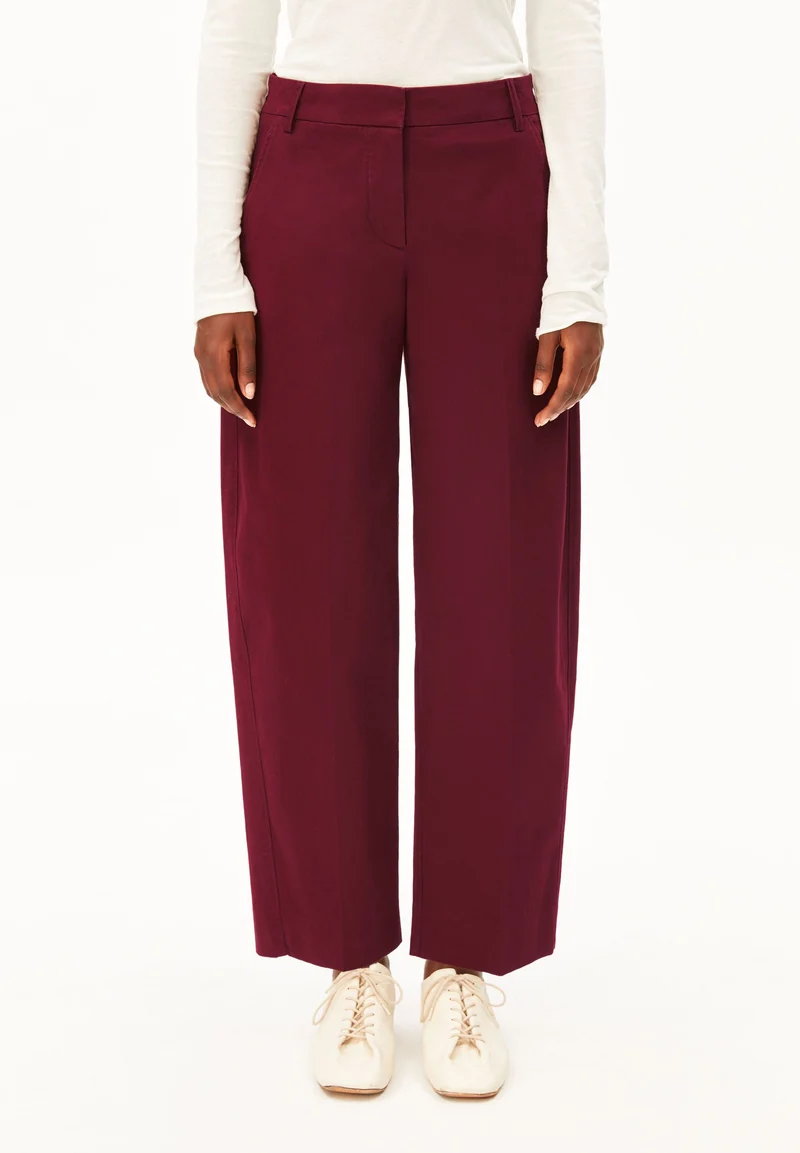 BARREL LEG TWILLHOSE | velvet red