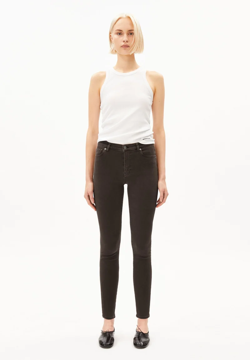 TILLAA MID WAIST SKINNY JEANS | claystone