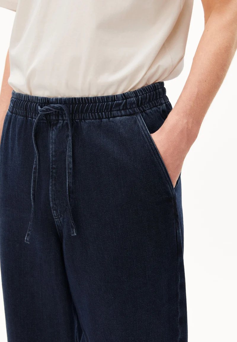PULL-ON TAPERED JEANSHOSE | lolite