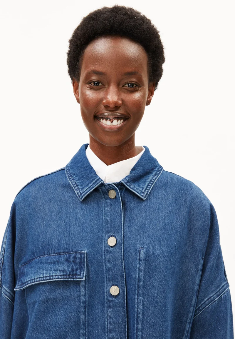 OVERSIZED JEANSBLUSE | bright blue