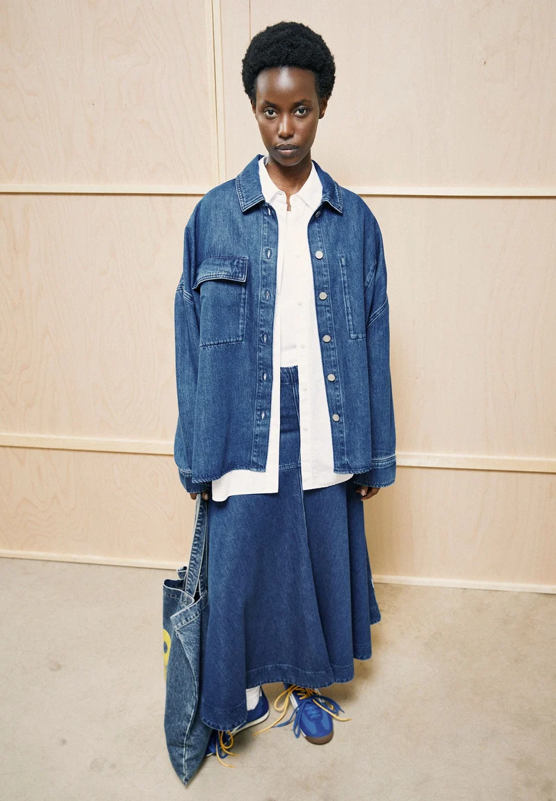 OVERSIZED JEANSBLUSE | bright blue
