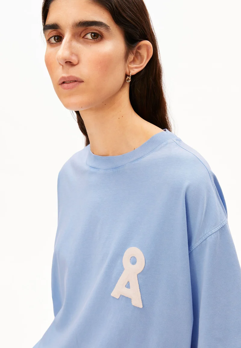 T-SHIRT MIT KORDELZUG | soft blue