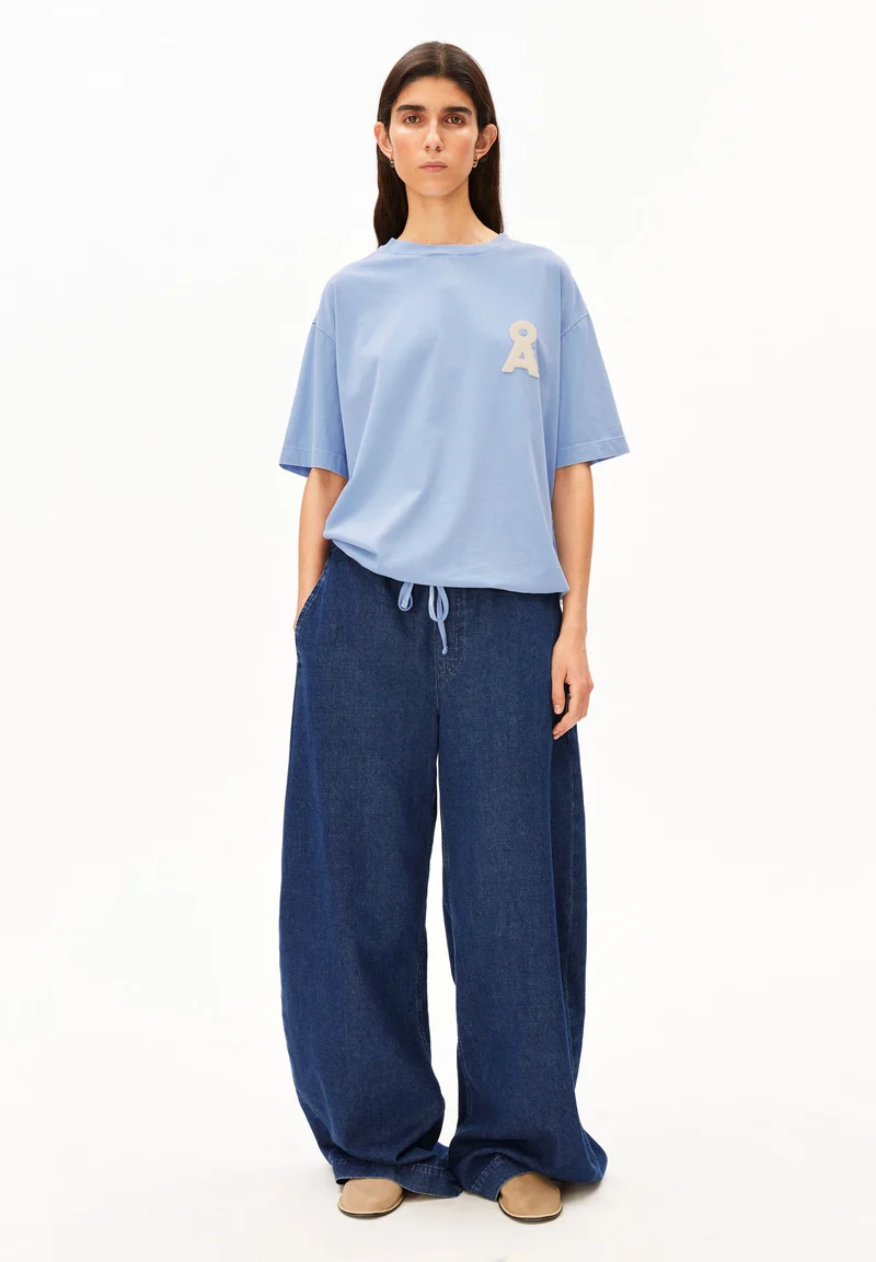 T-SHIRT MIT KORDELZUG | soft blue