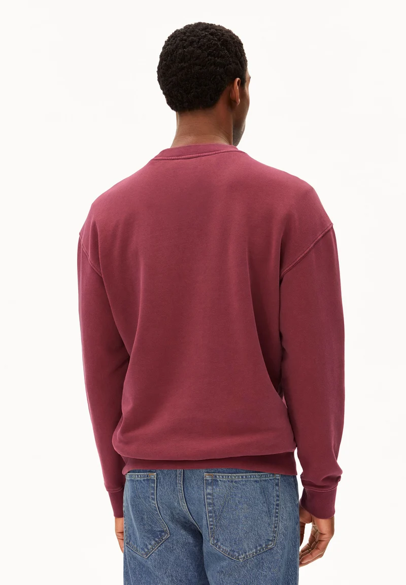 ICONIC Å GMT DYE SWEATSHIRT | velvet red washed