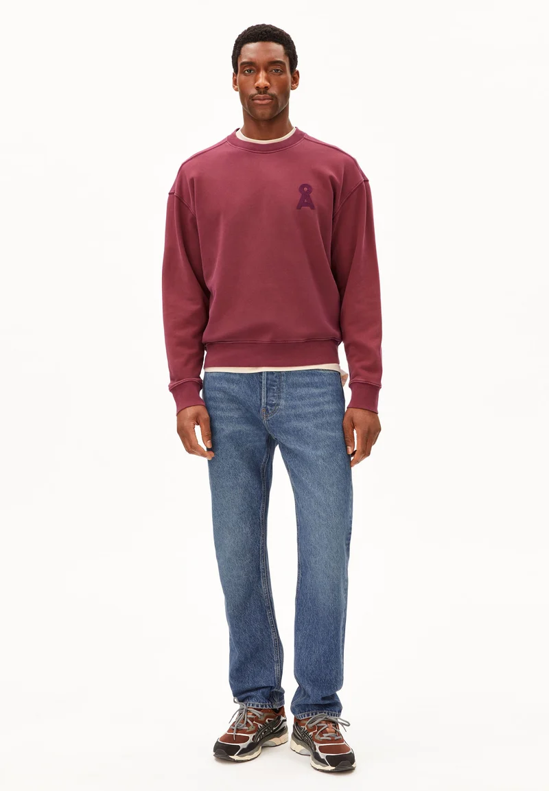 ICONIC Å GMT DYE SWEATSHIRT | velvet red washed