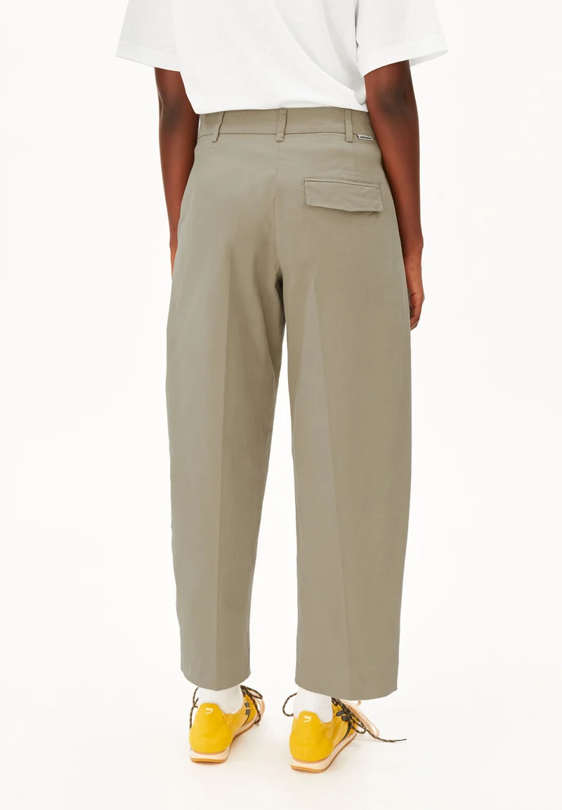 BARREL LEG TWILLHOSE | light sage