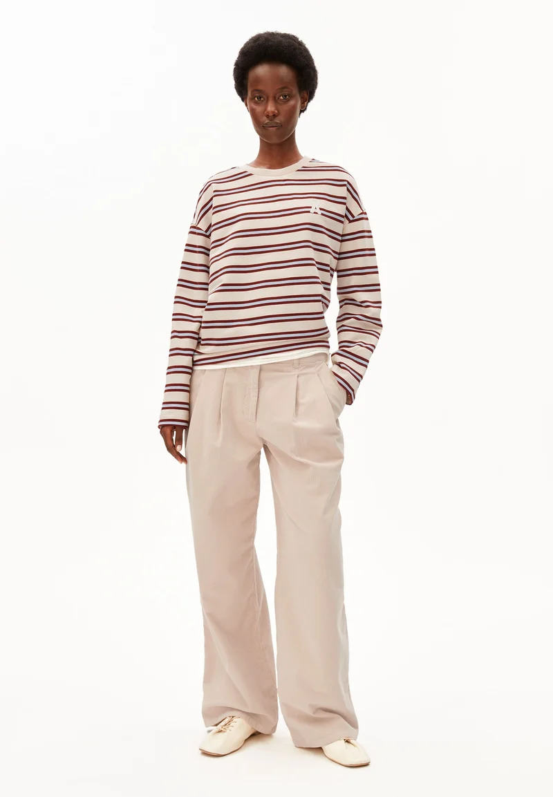 ICONIC Å FRANKAA BOLD | undyed-velvet red-soft blue