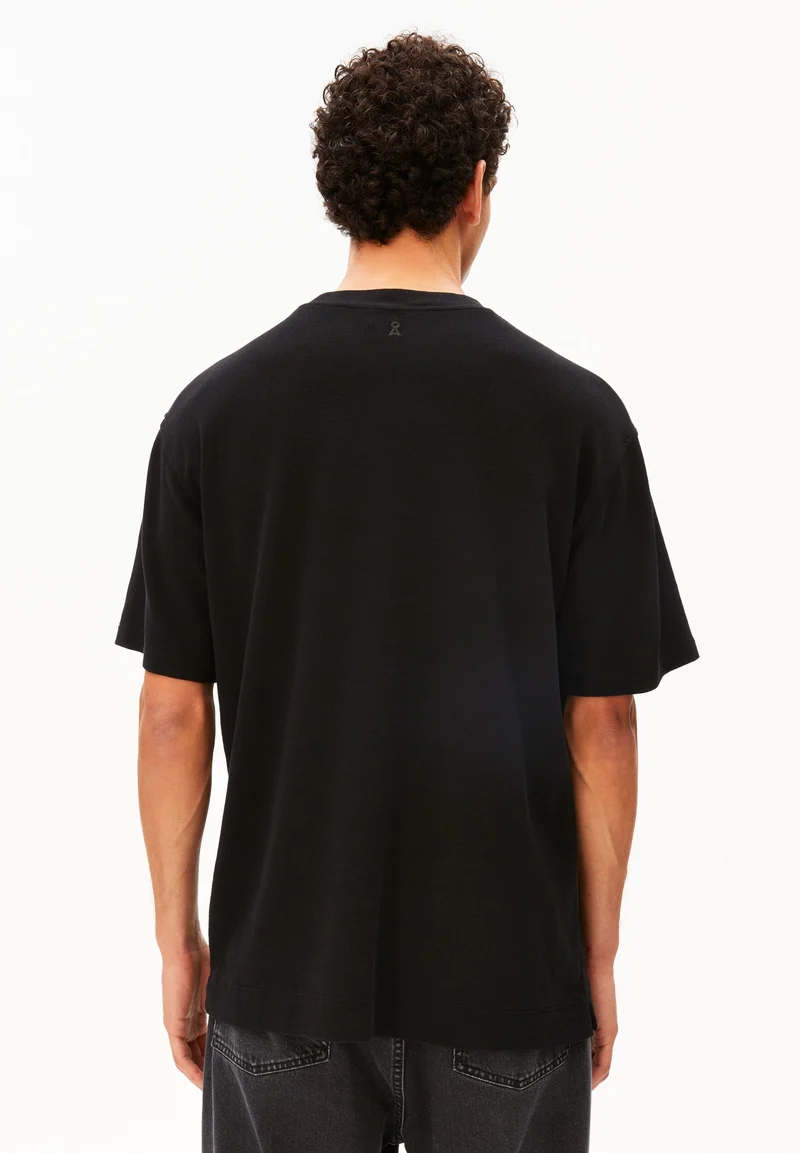 MAARKOS WAFFLE T-SHIRT | black