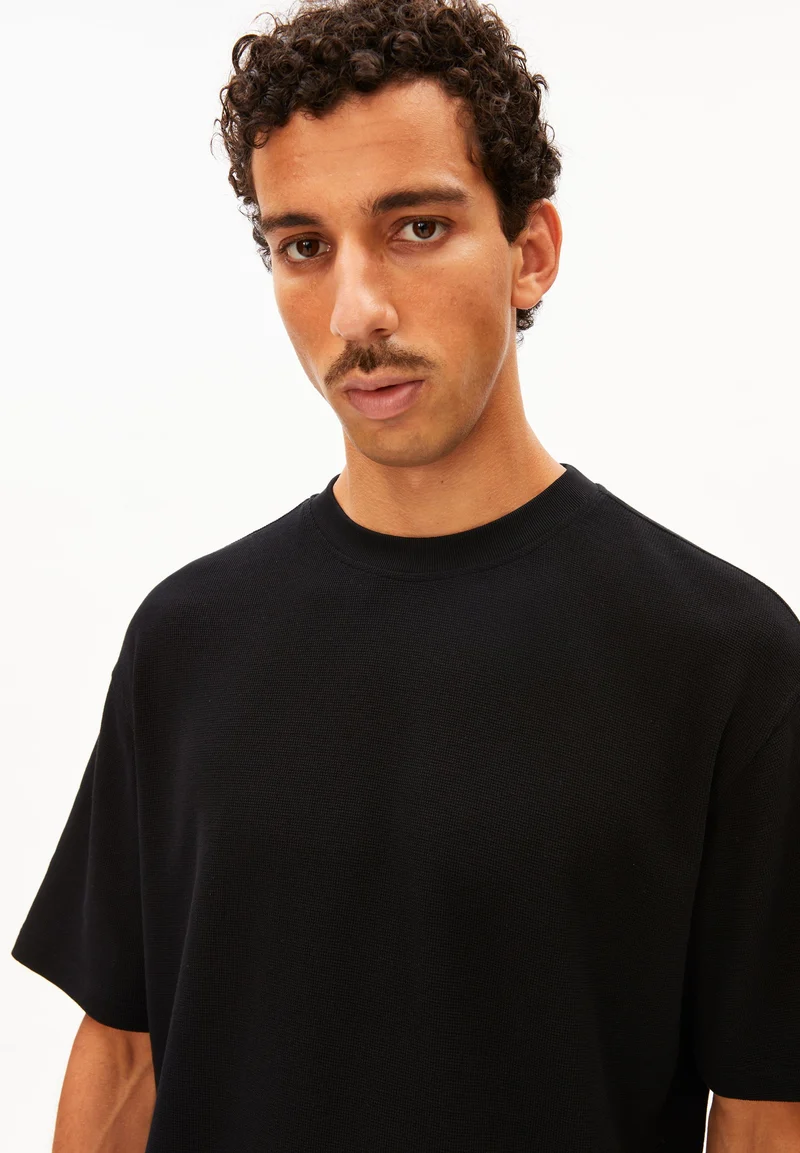MAARKOS WAFFLE T-SHIRT | black