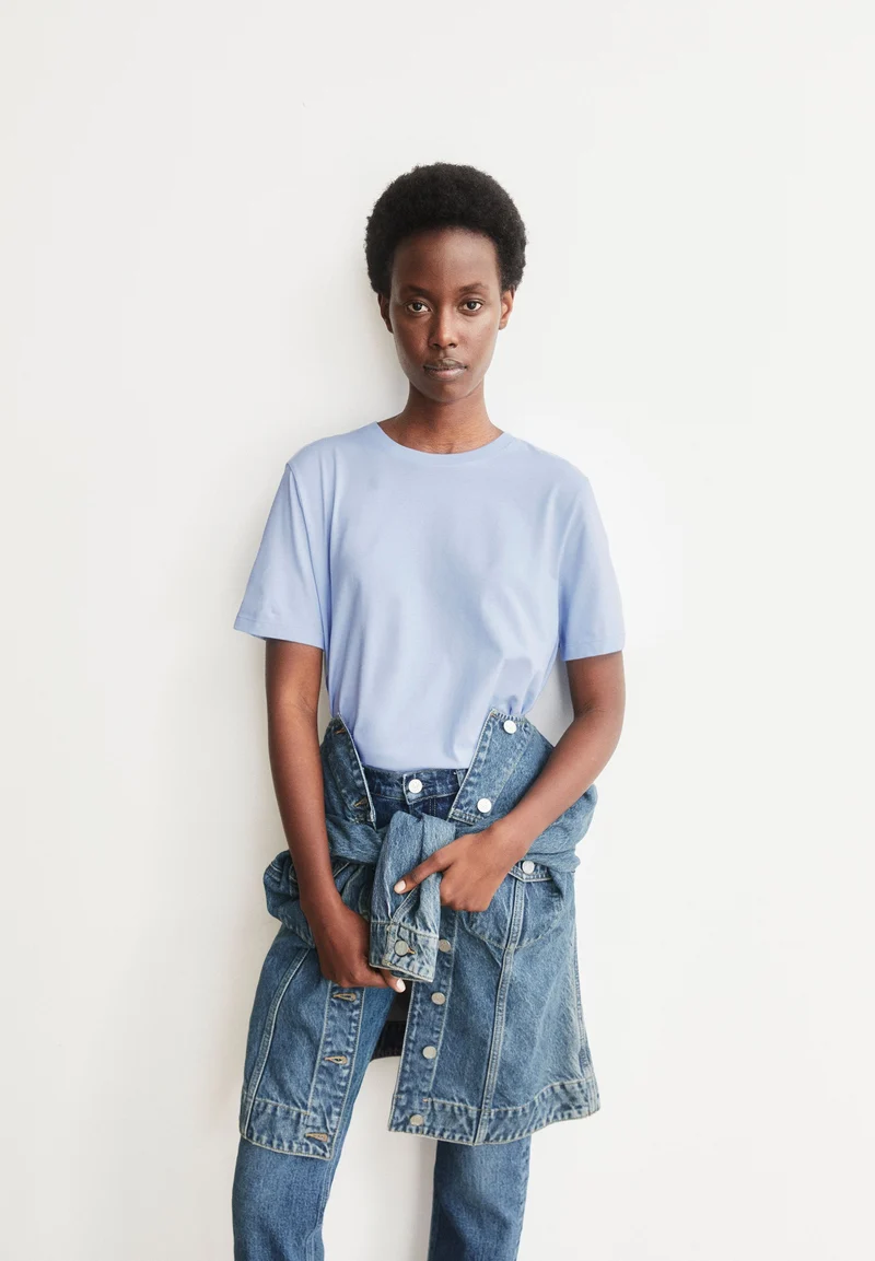 LUALAA T-SHIRT | soft blue