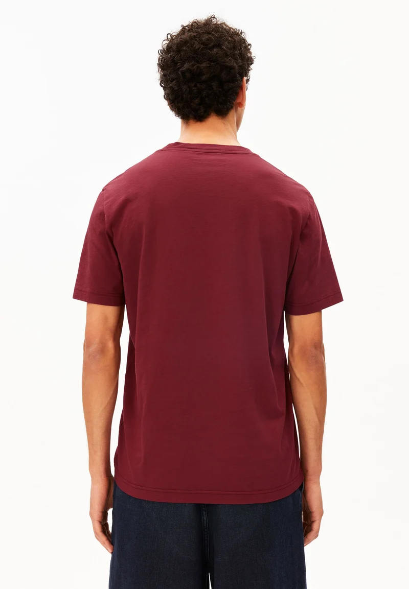 JAAMES T-SHIRT | velvet red