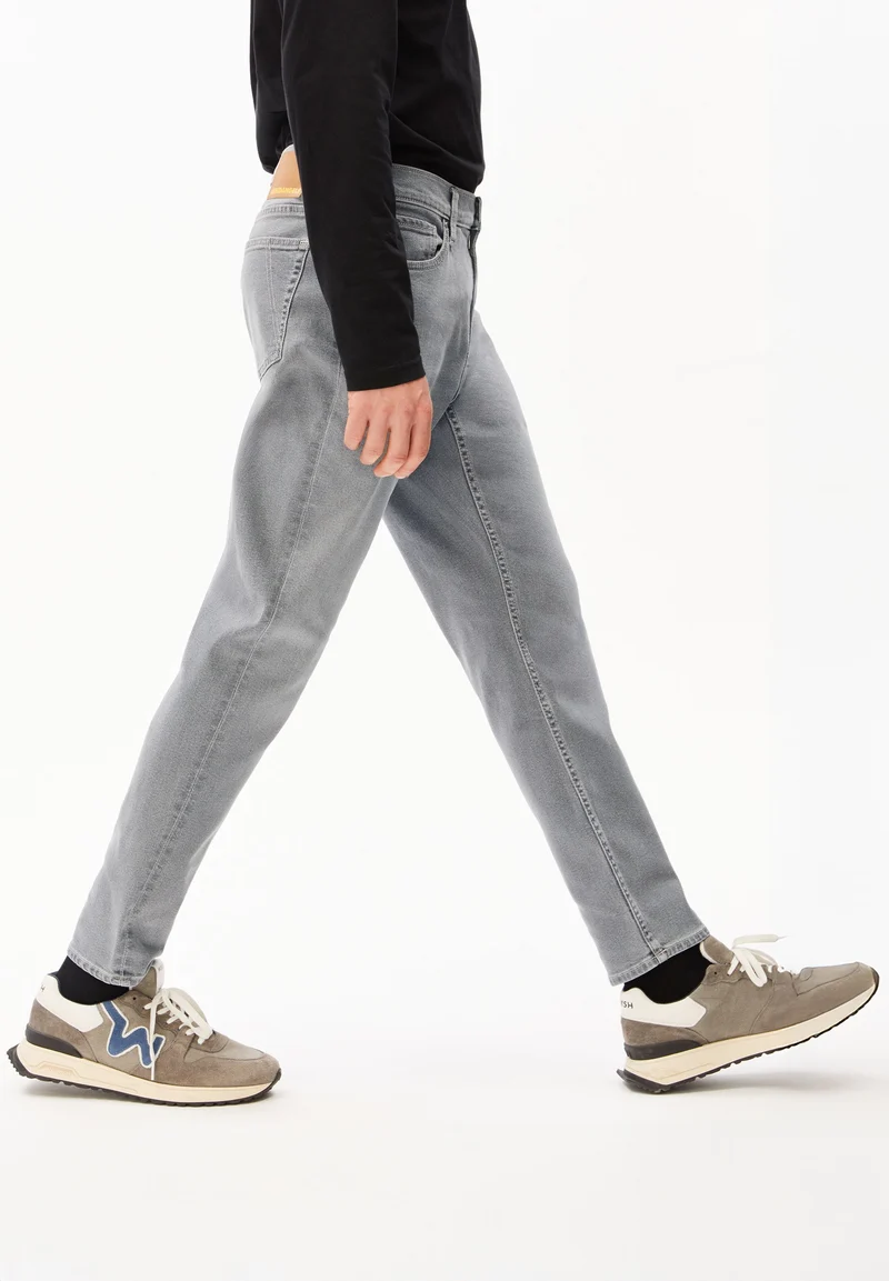 AARJO TARPA TAPERED JEANS | mauna