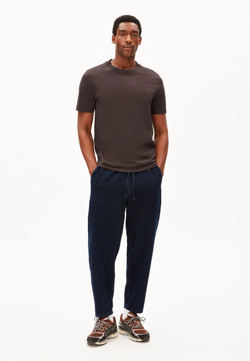 JAAMES T-SHIRT | claystone
