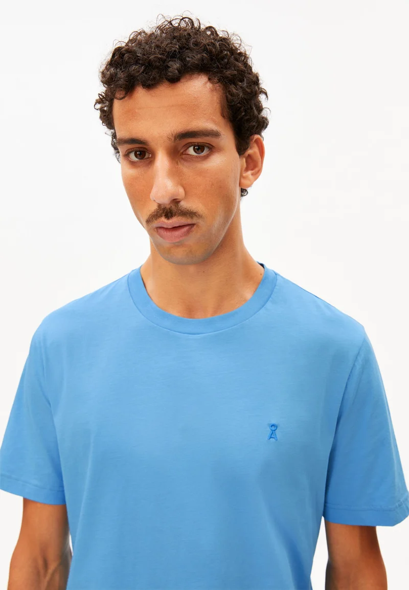 JAAMES T-SHIRT | skylight