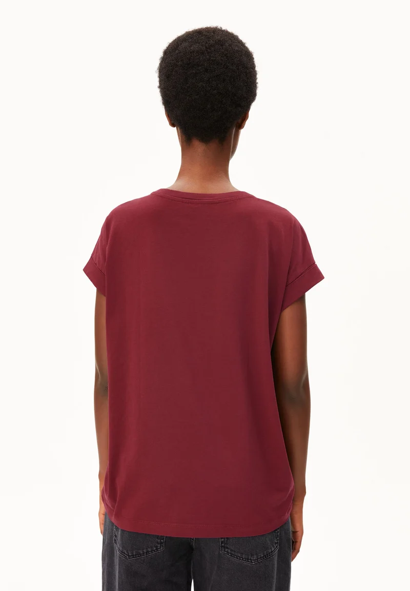 IDAARA T-SHIRT | velvet red