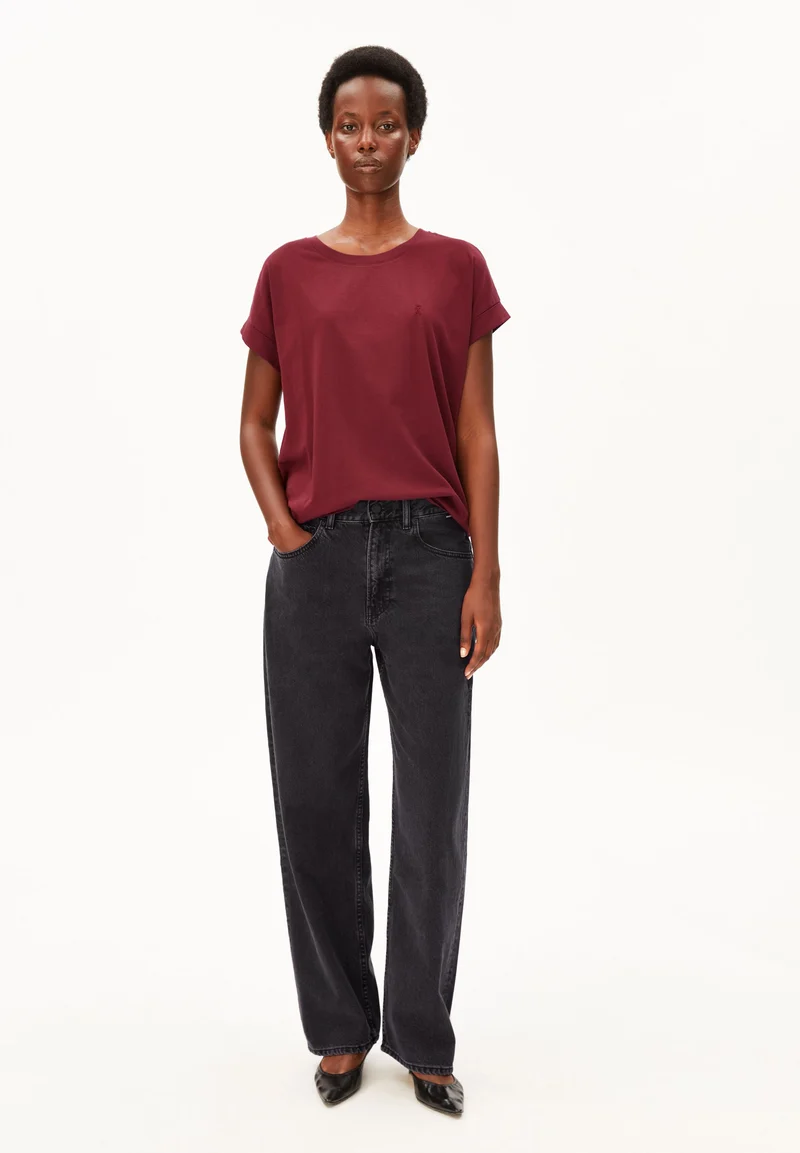 IDAARA T-SHIRT | velvet red