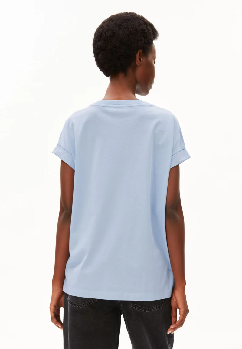 IDAARA T-SHIRT | soft blue
