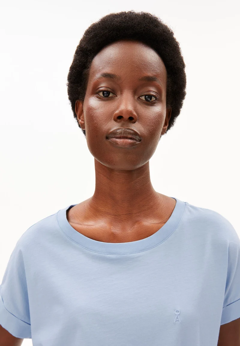 IDAARA T-SHIRT | soft blue
