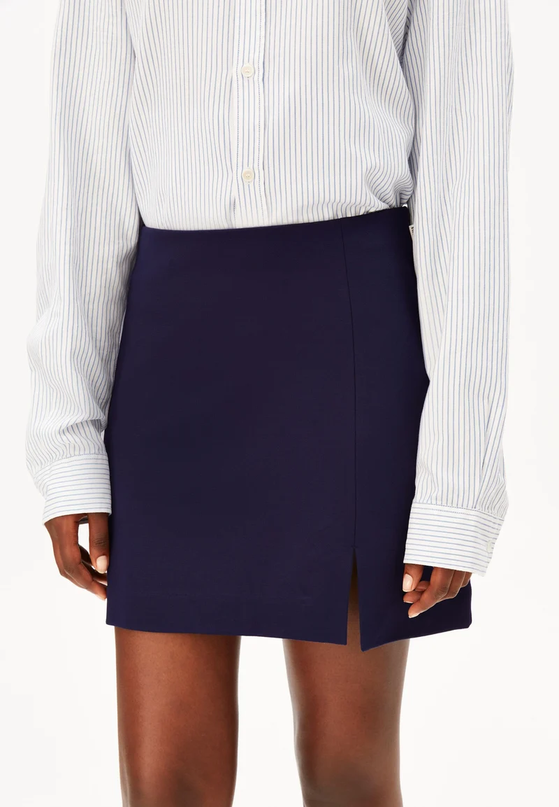 VANJARAA MINI-ROCK | tinted navy